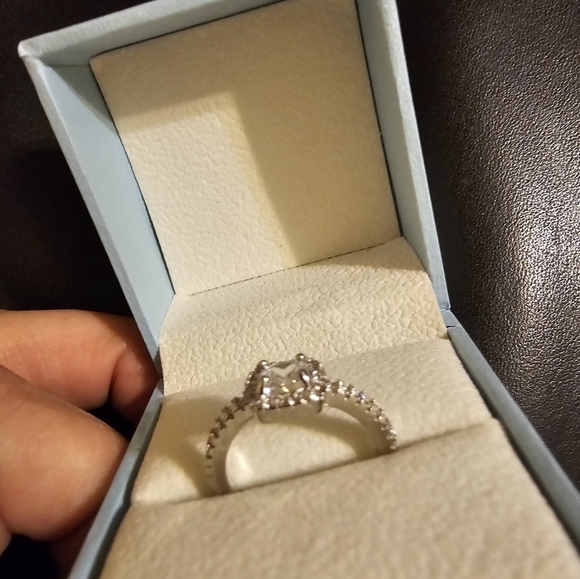 Ladies CZ sterling ring - Picture 3 of 8